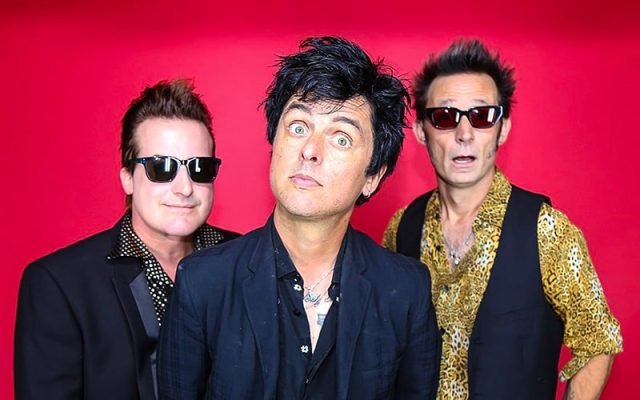  “F*ck America”: Solistul formaţiei Green Day renunţă la cetăţenia americană