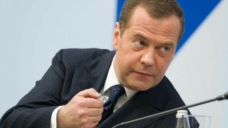  Dmitri Medvedev, fost preşedinte al Rusiei, ameninţă cu al treilea război mondial