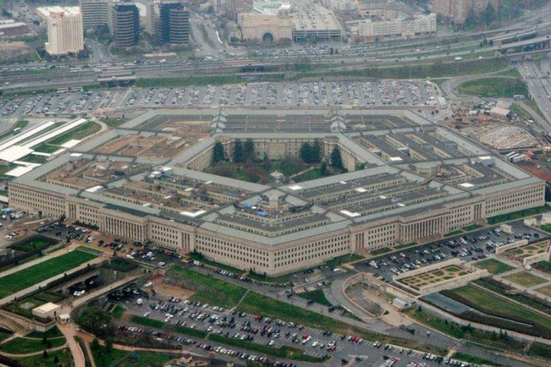  Pentagonul are cel mai mare buget din istoria ţării: 810 miliarde de dolari
