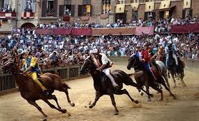  Celebra cursă de cai de la Siena a fost reluată după doi ani de pauză