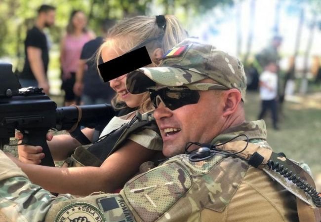  ANCHETĂ după imaginile de la Botoșani, cu soldați care învață copiii să tragă cu mitraliera