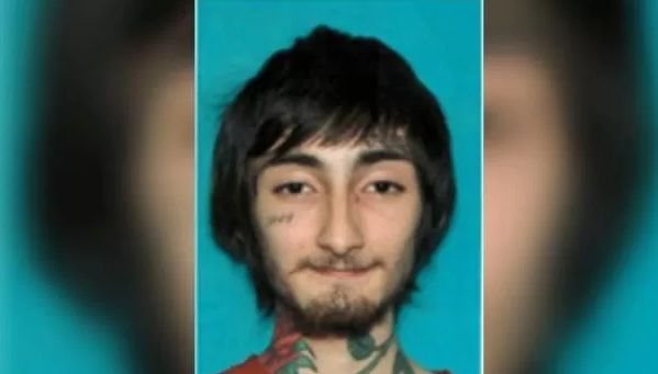  Poliţia l-a identificat şi reţinut pe Robert E. Crimo, în cazul împuşcăturilor de la parada din Highland Park