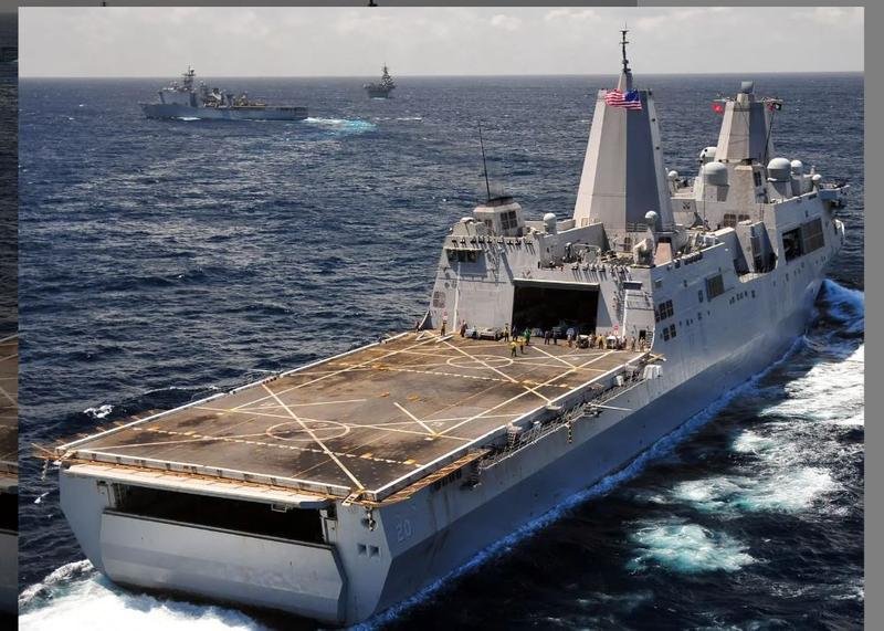  VIDEO Accident terifiant: Un elicopter se prăbușește pe nava USS Green Bay. Trei morți