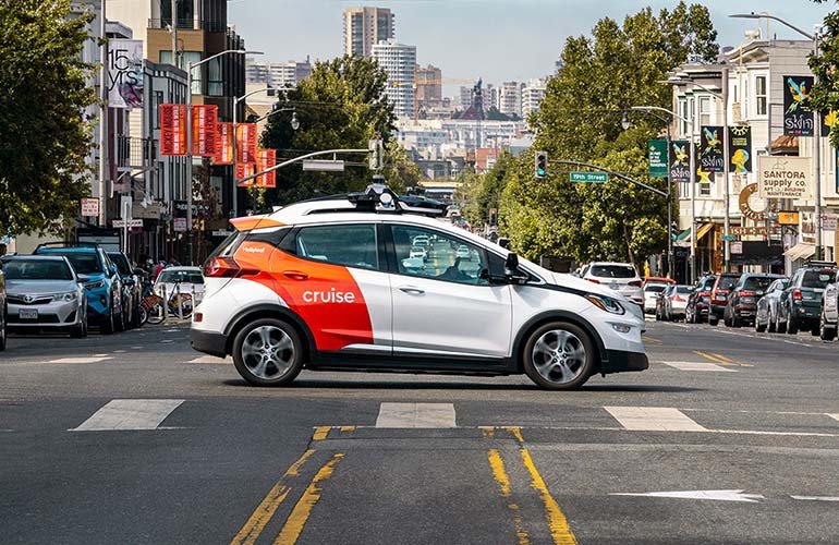  Maşinile autonome au blocat o stradă din San Francisco. Nu se ştie de ce