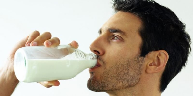  Consumul crescut de lapte, asociat cu risc de cancer de prostată
