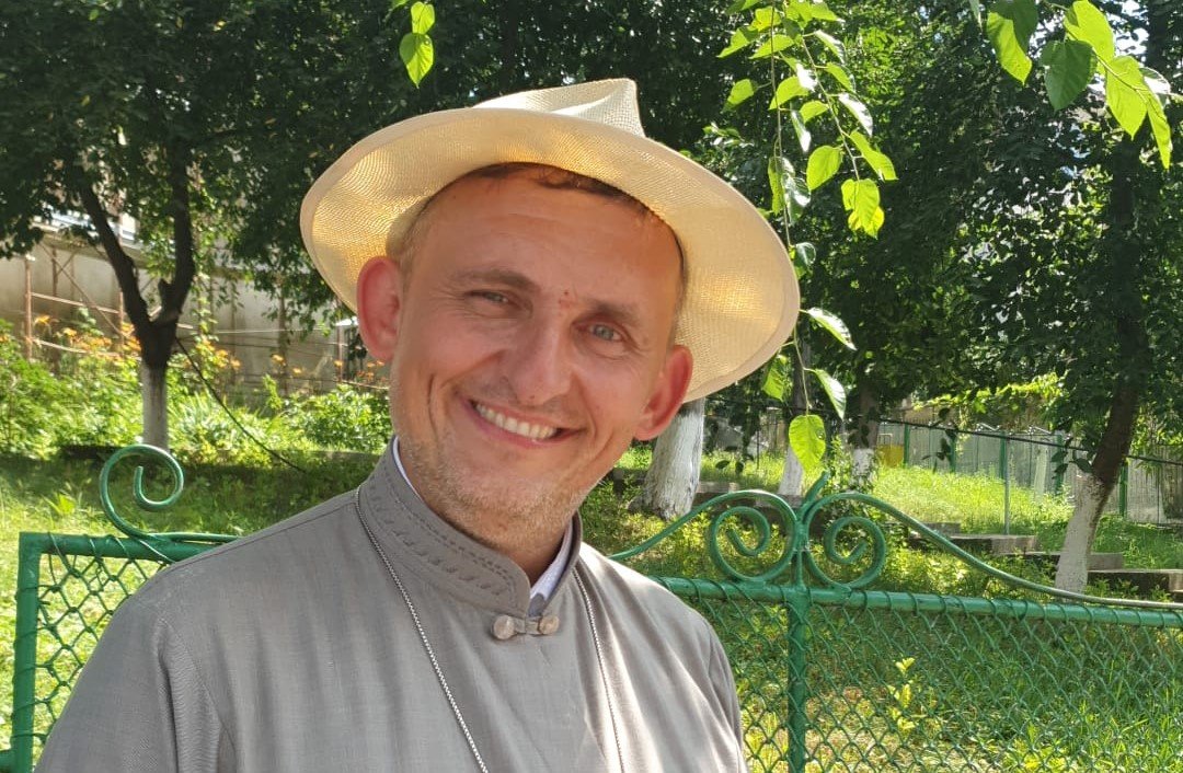  Radu Diaconu, un cunoscut preot din Iaşi, a murit la Eforie Nord. A făcut infarct (FOTO)