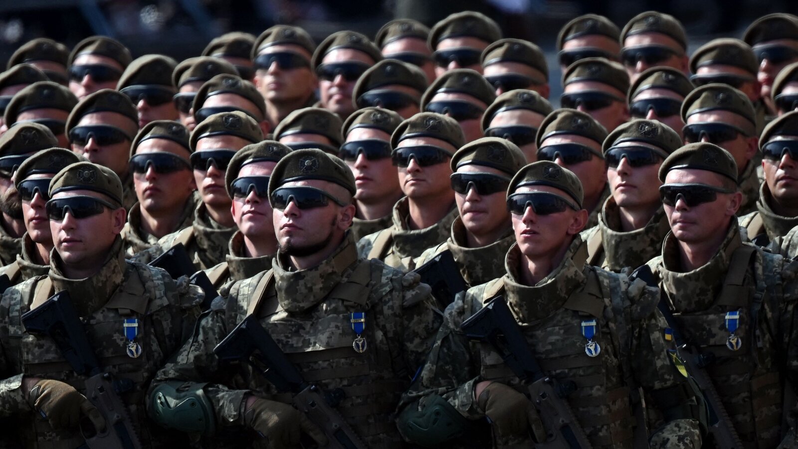  Un prim contingent de soldaţi ucraineni a ajuns în Regatul Unit pentru a fi instruit de forţele britanice