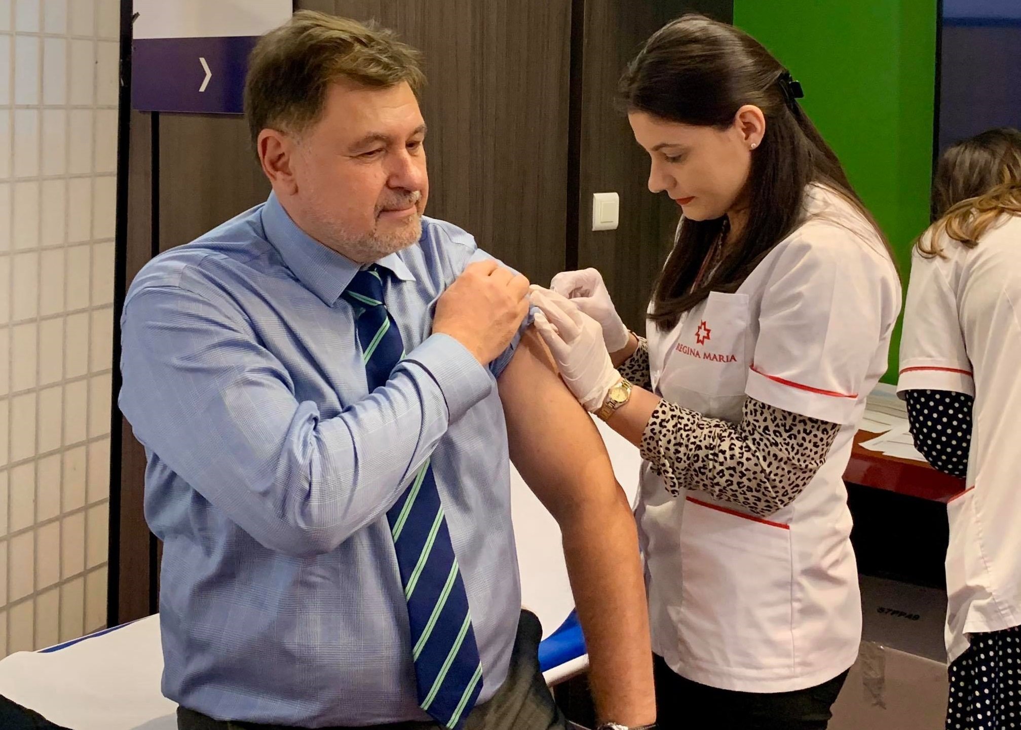  Ministrul Sănătăţii le recomandă românilor să nu-şi facă doza 4 de vaccin acum