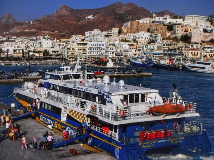  Grecia a scumpit pentru a treia oară biletele la anumite curse cu feribotul. Cât costă acum un astfel de transport