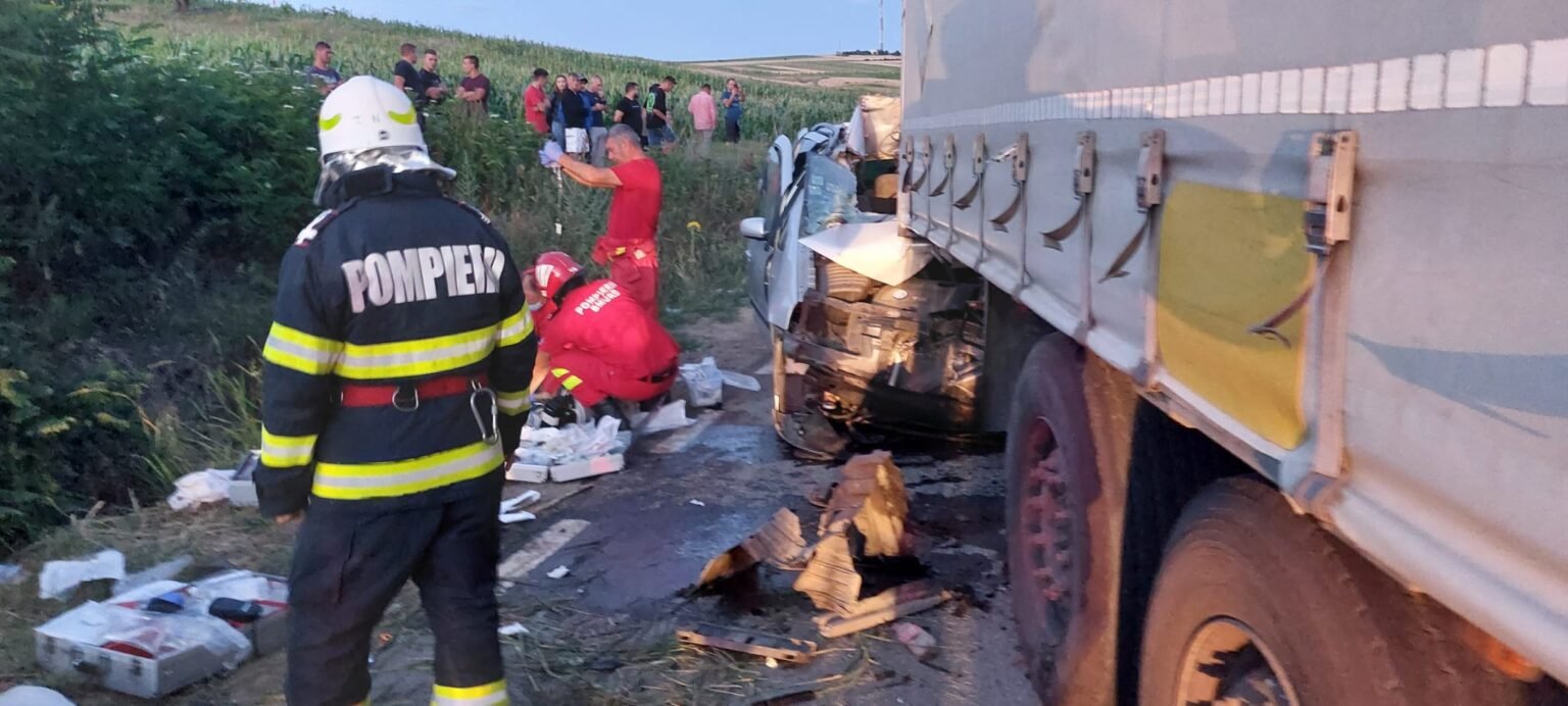  Trei dintre victimele accidentului rutier de la Vaslui au fost aduse la Iaşi