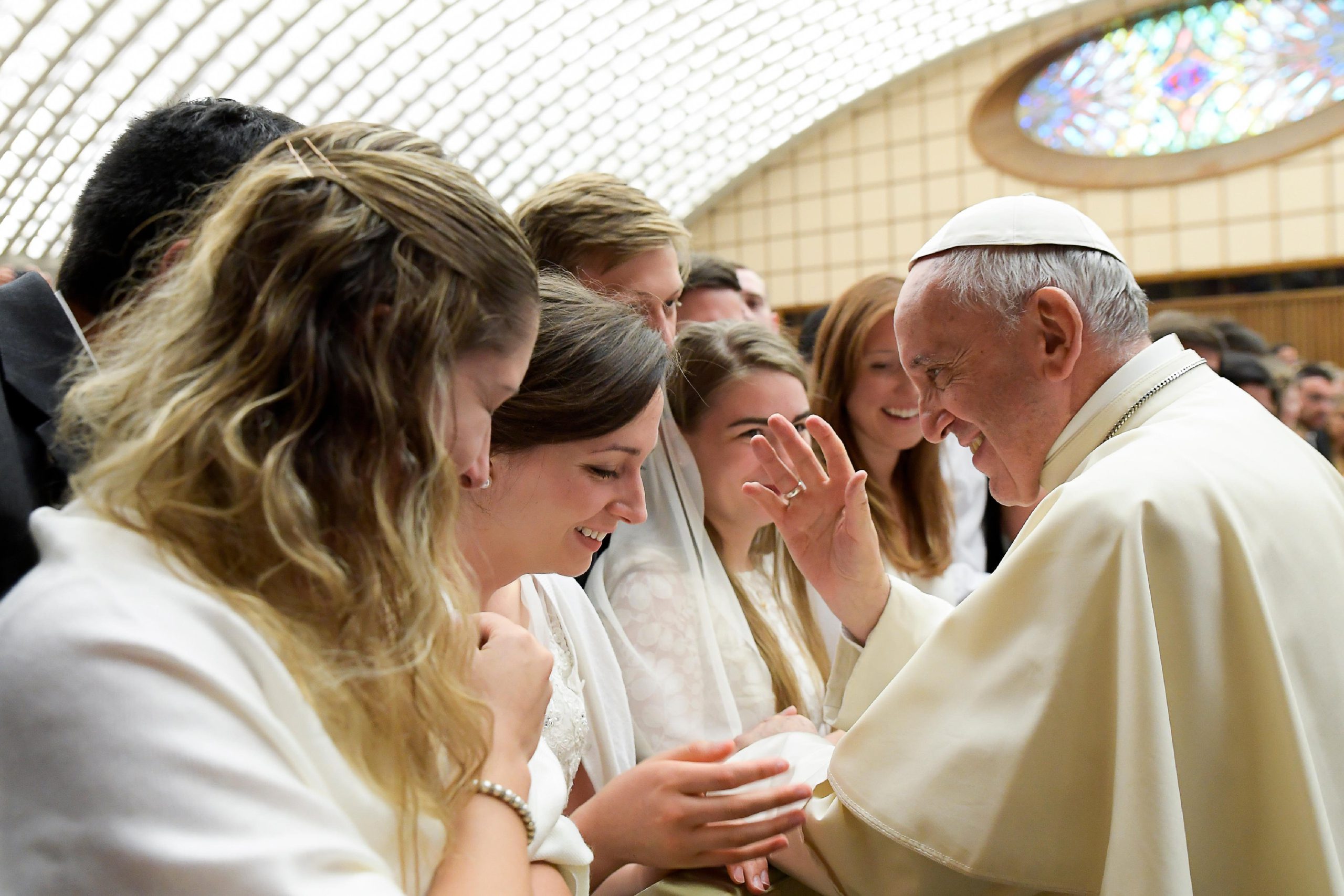 Premieră la Vatican: Papa Francisc numește trei femei în consiliul privind alegerea episcopilor