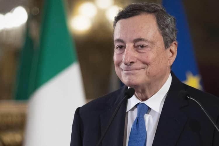  Premierul Italiei, Mario Draghi, și-a anunțat demisia, în urma prăbuşirii coaliţiei de guvernământ