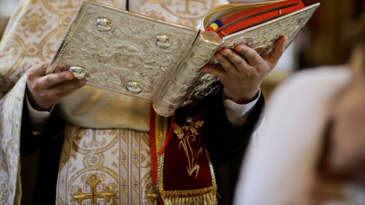  Mitropolia caută trei preoţi în Iaşi, doi pentru parohii nou înfiinţate