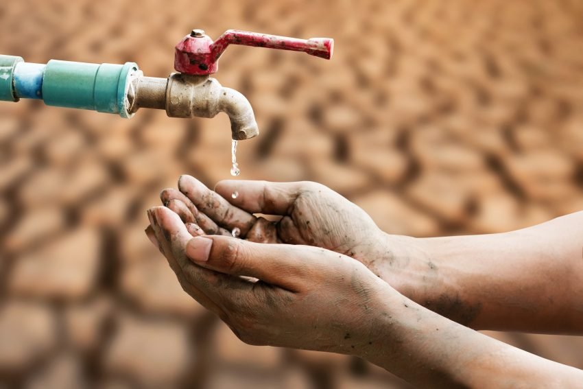  Secetă – ApaVital strânge şi mai mult robinetul. Programul de furnizare a apei, restrâns dramatic în zeci de localităţi