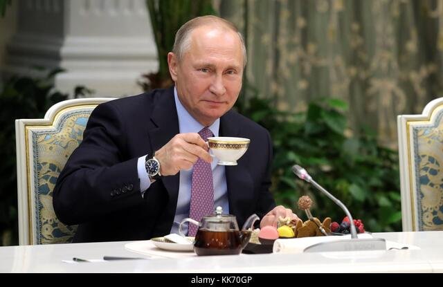  Vladimir Putin le recomandă rușilor să bea ceai de salcie în loc de Coca-Cola