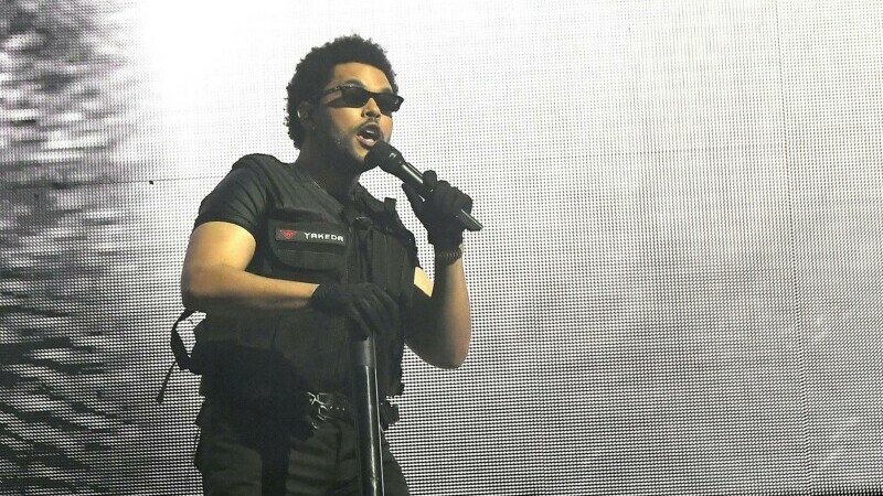  Incident tragic la concertul The Weeknd din Philadelphia. Un bărbat a murit după ce a căzut de la 12 metri înălţime