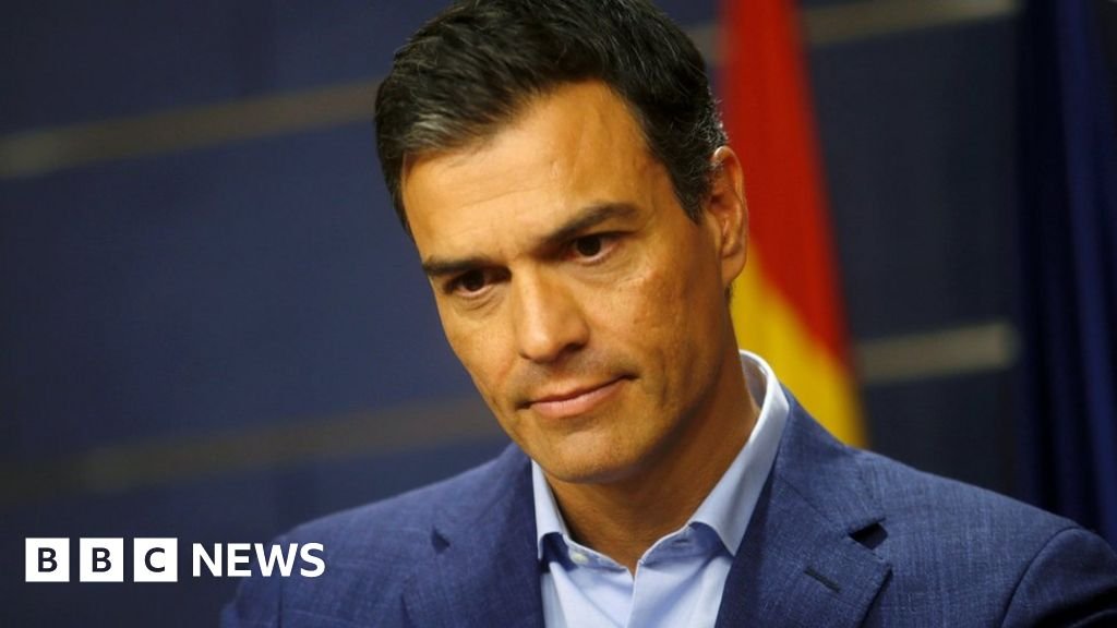  Premierul Pedro Sanchez îi sfătuieşte pe spanioli să renunţe la cravată pentru a economisi energie