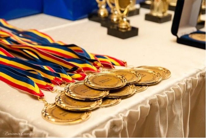  Ministrul Educaţiei: Admitere fără examen pentru olimpici sau posibilitatea de a promova doi ani de liceu într-un singur an