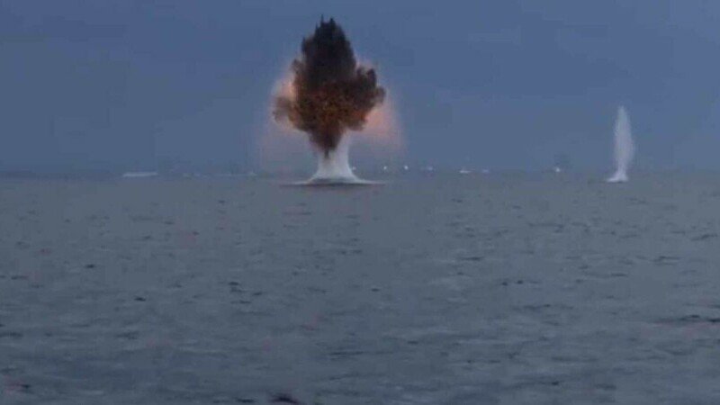  Explozie în Marea Neagră, foarte aproape de țărmul românesc. Mină de război, găsită plutind în zona Eforie