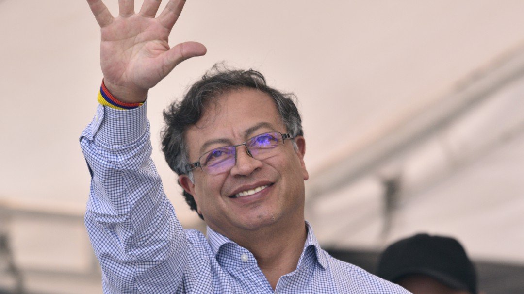  Principalul grup disident al FARC îi propune preşedintelui columbian Gustavo Petro o încetare a focului