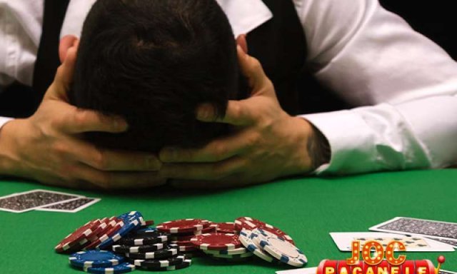  Soarta unui ieşean – A câştigat 170.000 de euro la poker, şi-a donat părinţilor apartamentul, apoi a ajuns tot în fundul gol