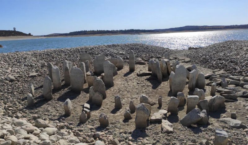  VIDEO A apărut un nou Stonehenge în lume. A ieșit la iveală după ce a secat un râu în Spania