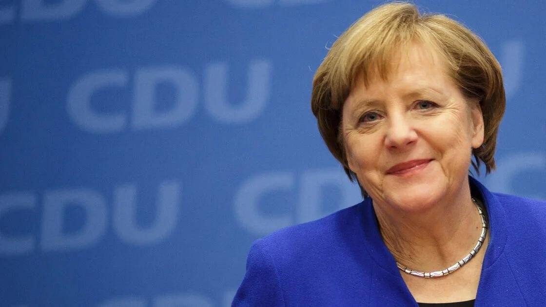  Angela Merkel a primit Premiul pentru Pace al UNESCO pentru eforturile ei de a primi refugiaţi în 2015