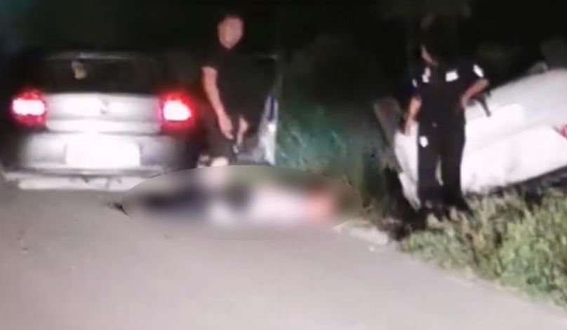  (VIDEO) Bărbat din Vâlcea snopit în bătaie de soţul amantei, după ce femeia a făcut accident