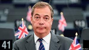  Nigel Farage, susţinător fervent al Brexit-ului, şi-a lansat propria marcă de gin. Cât costă o sticlă