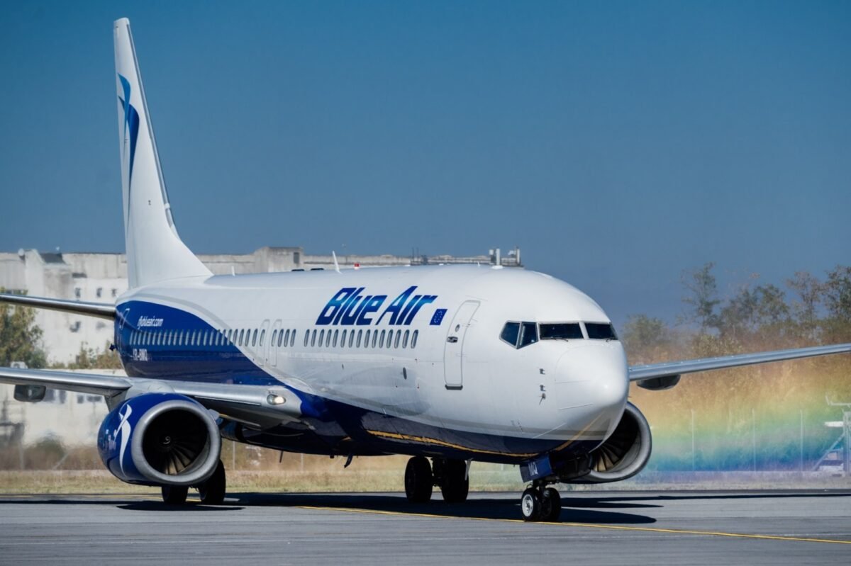  Suspendarea zborurilor companiei Blue Air, discutată în şedinţă de urgenţă la Guvern