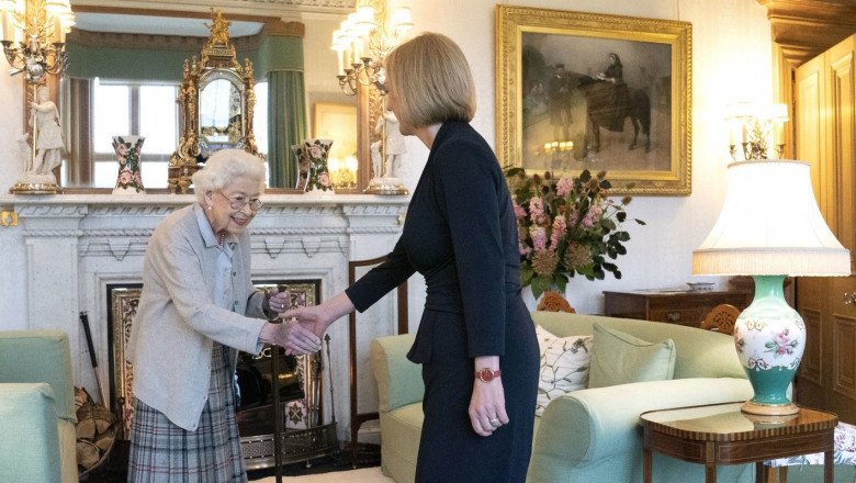  Premierul Liz Truss: Suntem o naţiune strălucitoare datorită reginei Elizabeth a II-a, a condus cu graţie şi demnitate