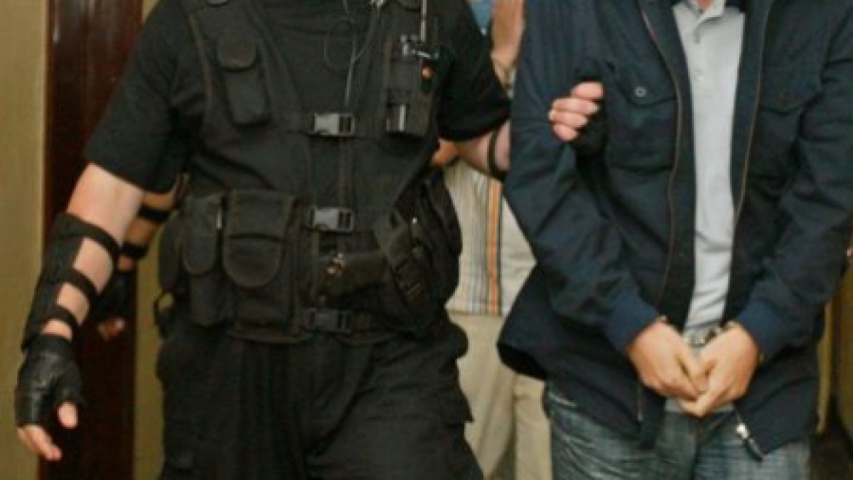  Profesor din Balș, arestat pentru că trăia împreună cu o elevă de clasa a IX-a