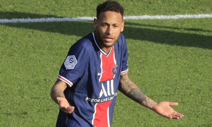  Neymar îl critică pe arbitrul meciului cu Maccabi Haifa pentru că i-a acordat cartonaşul galben
