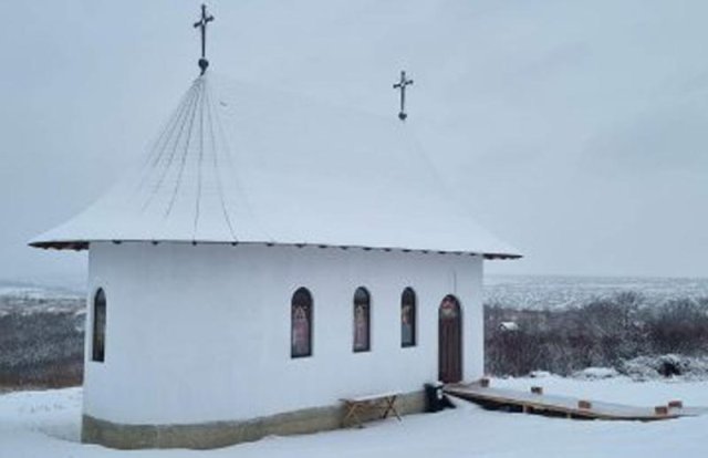  Au fost identificaţi trei bărbaţi care au furat un clopot de biserică de la Ciurea