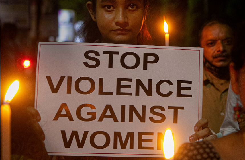  India: O tânără de 16 ani moare din cauza rănilor după ce este violată şi arsă de vie