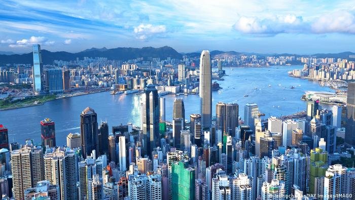  Hong Kongul ridică carantina obligatorie la hotel la sosirea din străinătate
