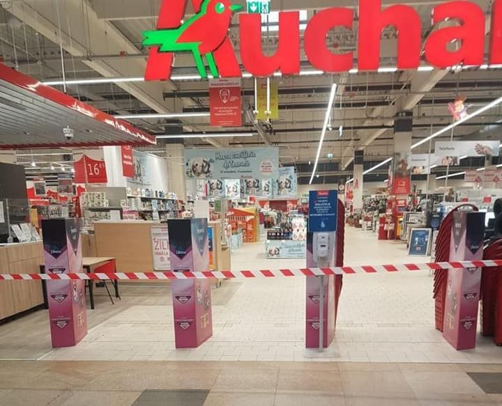  ANPC închide magazine Auchan. Cincizeci de supermarketuri cu mari probleme