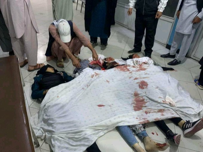  Cel puţin 19 persoane au fost ucise într-un atac sinucigaş într-un centru educaţional din Kabul