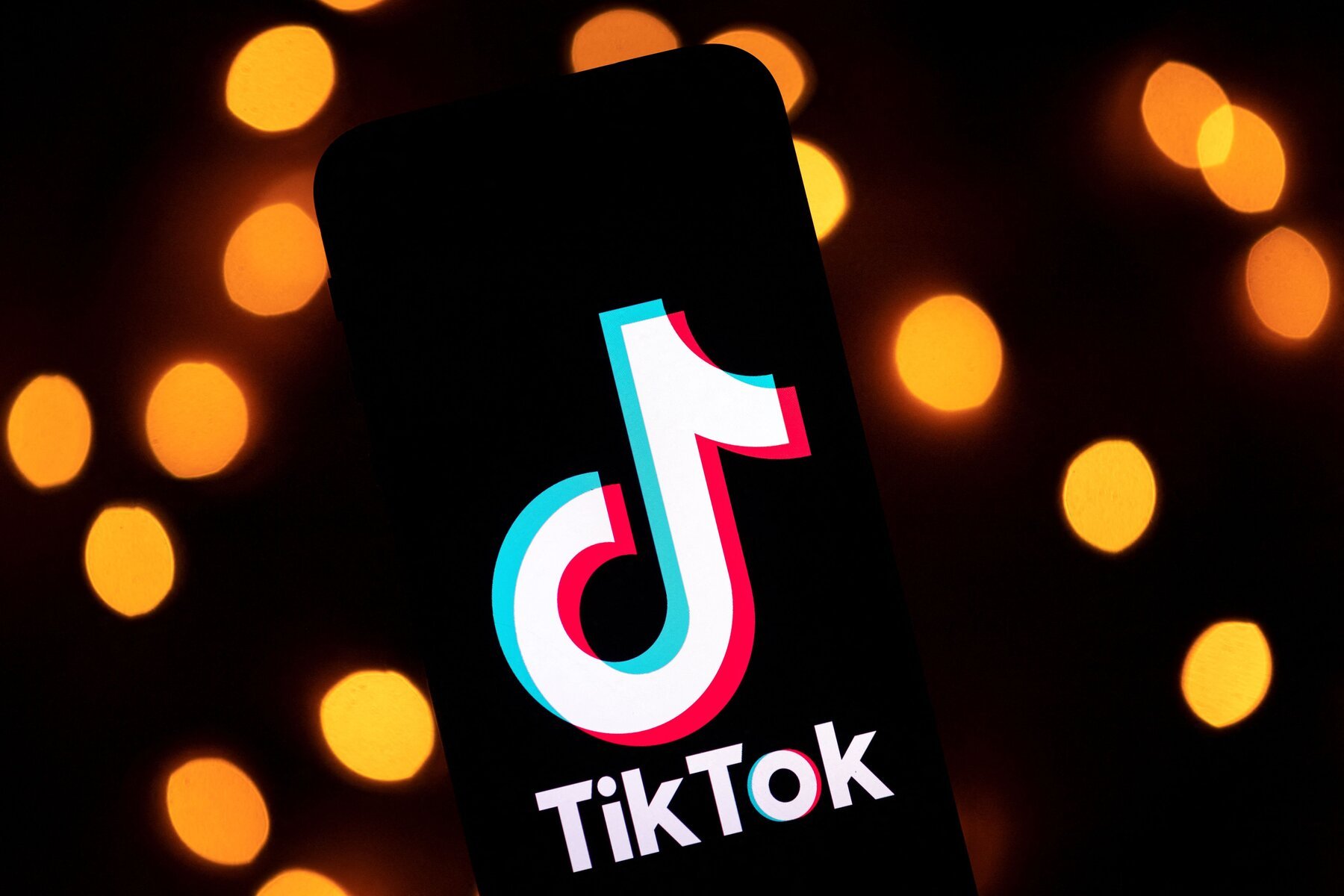  Veniturile dezvoltatorilor de aplicaţii scad, dar TikTok merge contra curentului