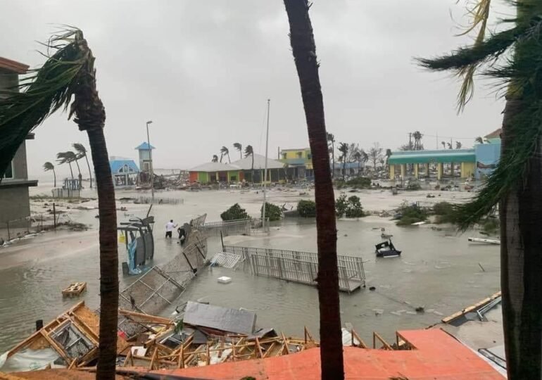  Uraganul Ian a luat la cel puţin 62 de persoane din Florida şi Carolina de Nord