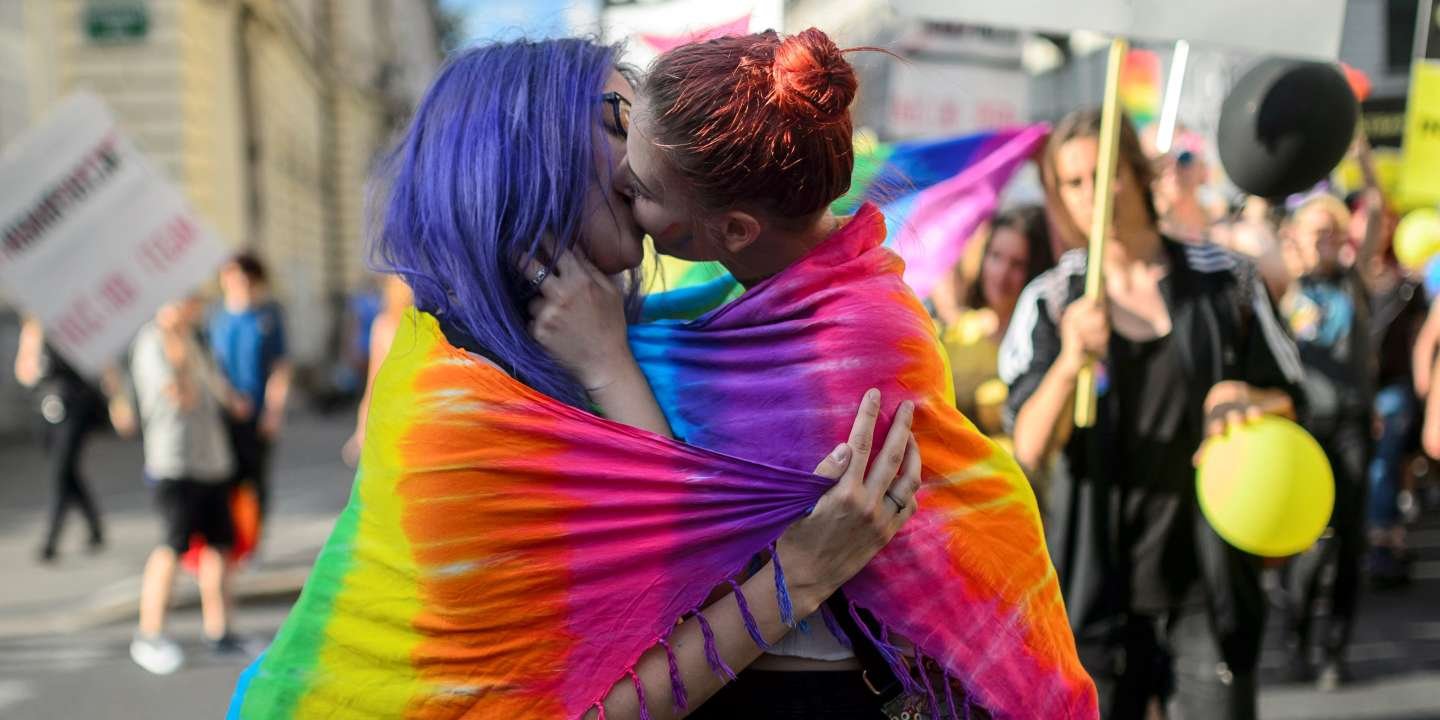  Slovenia devine prima ţară din Europa de Est care legalizează căsătoria între persoanele de acelaşi sex, precum şi adopţia