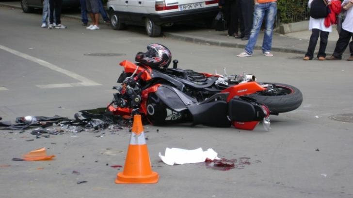  SURSE Monica Macovei, implicată într-un accident în care un motociclist a fost grav rănit. Fostul ministru s-ar fi aflat la volanul unui autoturism care a intrat în impact cu motocicleta