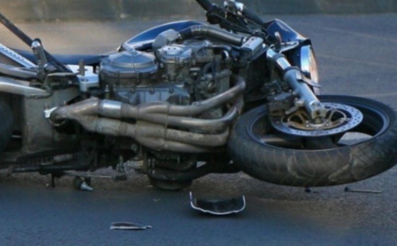  BIZAR: Accident mortal cu un moped și un motociclu