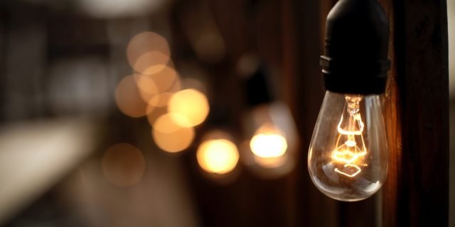  Moldovenii, sfătuiți să economisească energia electrică dimineața și seara