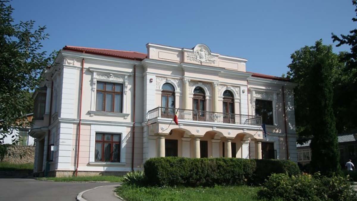  Eveniment dedicat cercetătorului Ioan Opriş la Muzeul Naţional al Literaturii Române