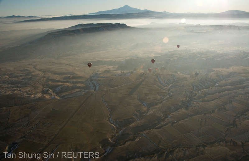  Doi turişti spanioli şi-au pierdut viaţa într-un accident de balon cu aer cald în Cappadocia