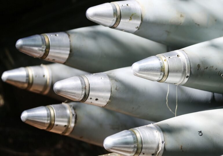 Coreea de Nord trage obuze de artilerie pentru a trimite un „avertisment grav” ţării vecine din sud