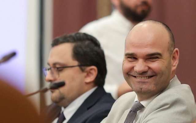  Constantin Florin Mituleţu-Buică, şeful Autorităţii Electorale, sfidează judecătorii şi legile