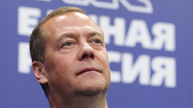  Dmitri Medvedev respinge informaţiile potrivit cărora Rusia ar fi rămas fără arme