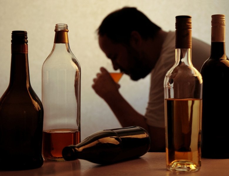  Familie onorabilă distrusă de consumul excesiv de alcool. Povestea tristă a doi fraţi